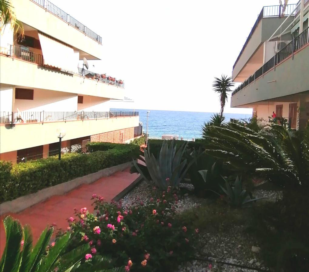 Oltremare Letojanni apartment Extérieur photo
